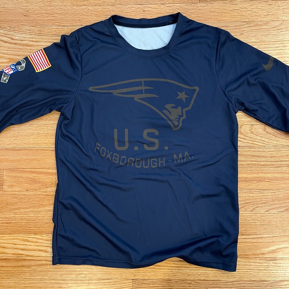 Salute to service long sleeve patriots shirt